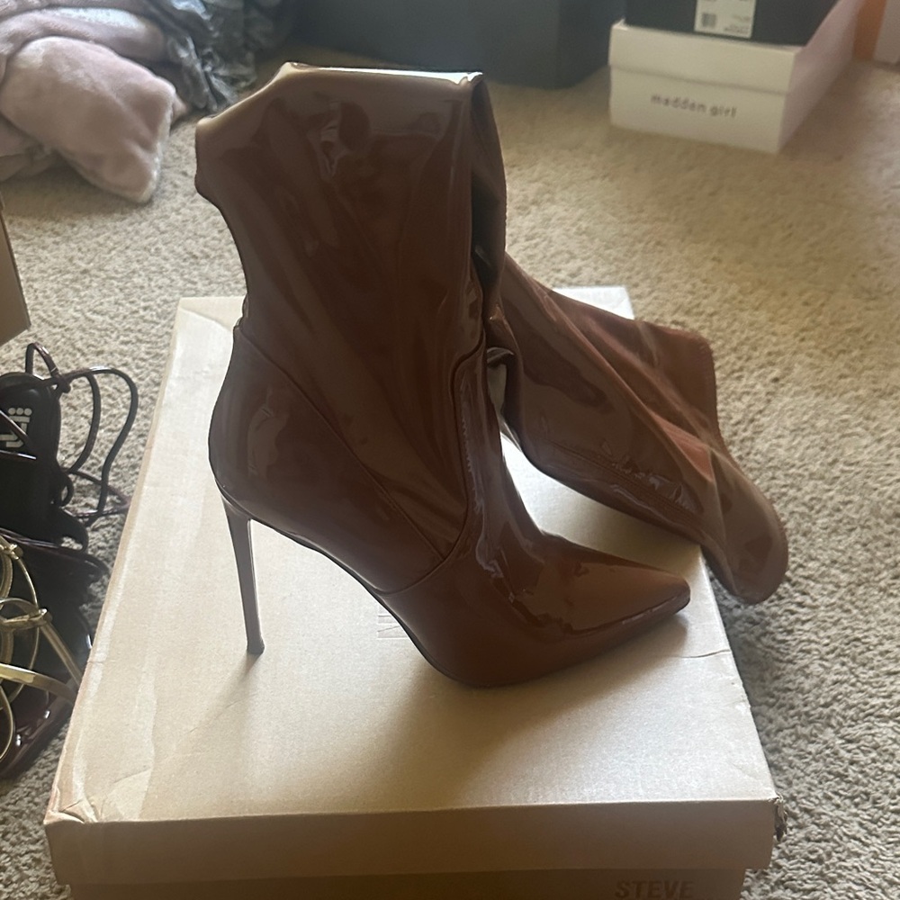 Steve Madden Glossy Brown Heeled Boots
